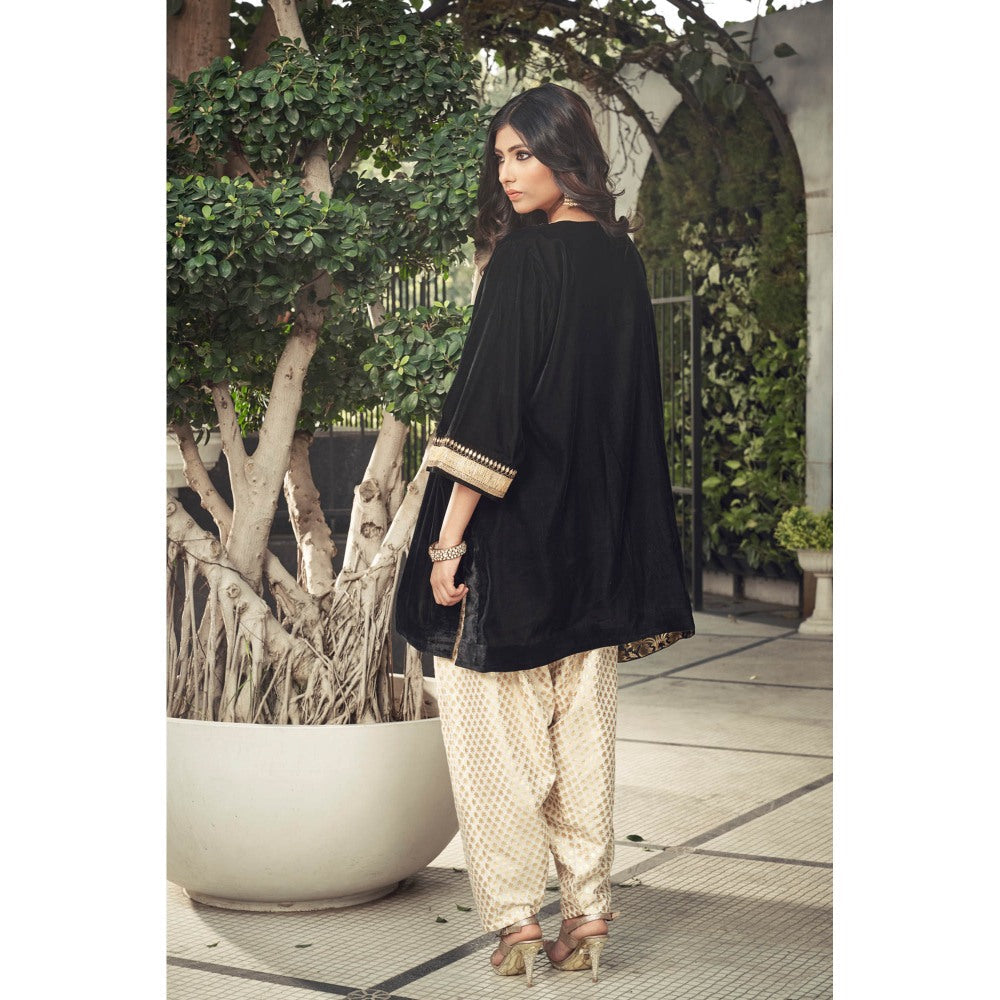 Ranian Black Velvet Kurta with Salwar (Set of 2)