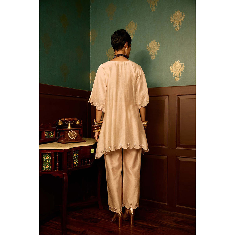 REETI ARNEJA Pink Blush Aura Kurta with Pant (Set of 2)