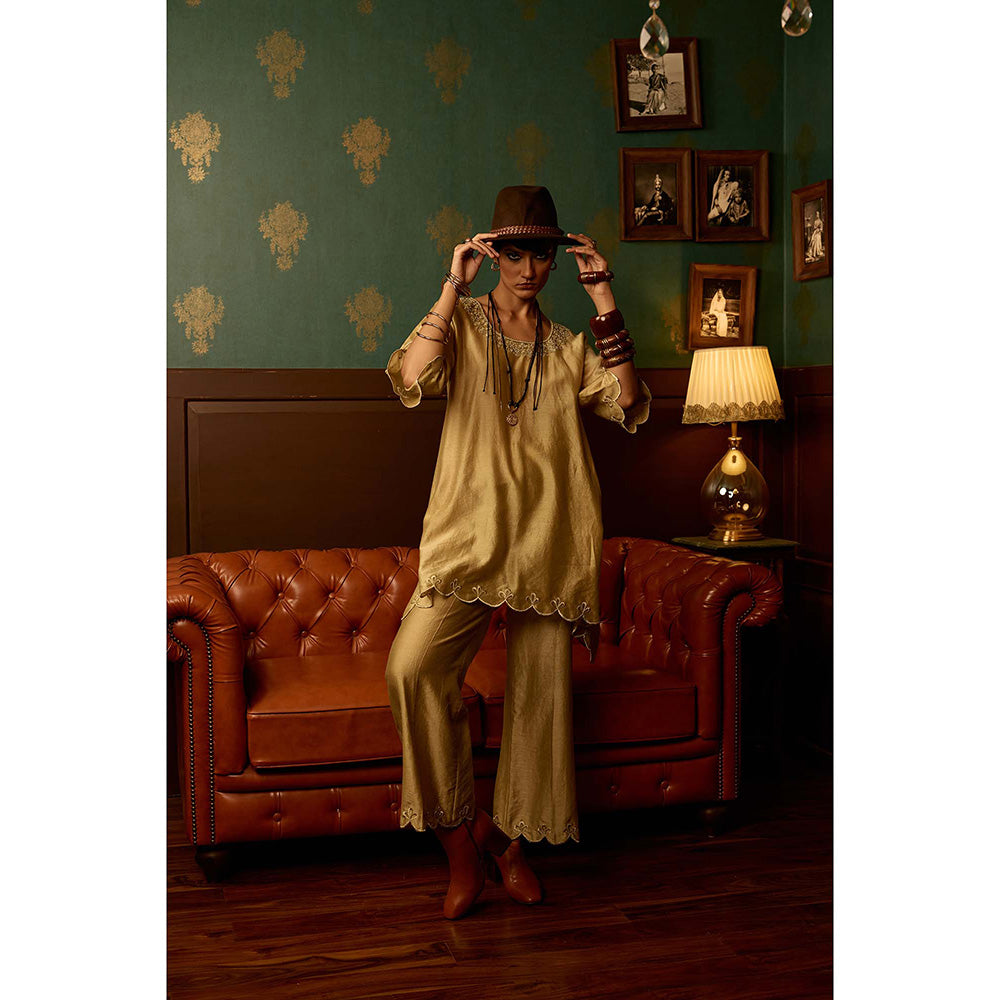 REETI ARNEJA Beige Aura Kurta with Pant (Set of 2)