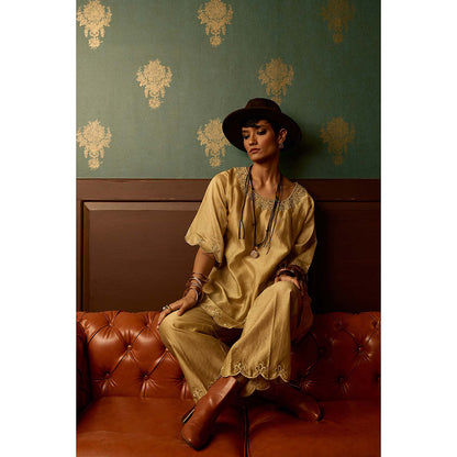 REETI ARNEJA Beige Aura Kurta with Pant (Set of 2)