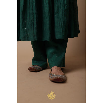 Rhua India Nitya Green Straight Kurta with Pant (Set of 2)