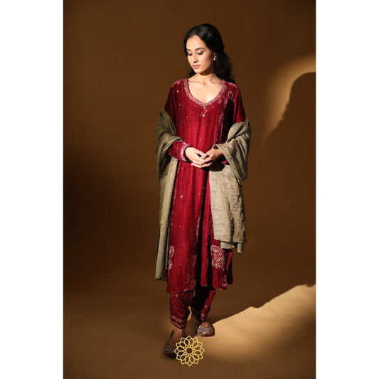 Rhua India Red Rumi Straight Kurta with Salwar and Dupatta (Set of 3)