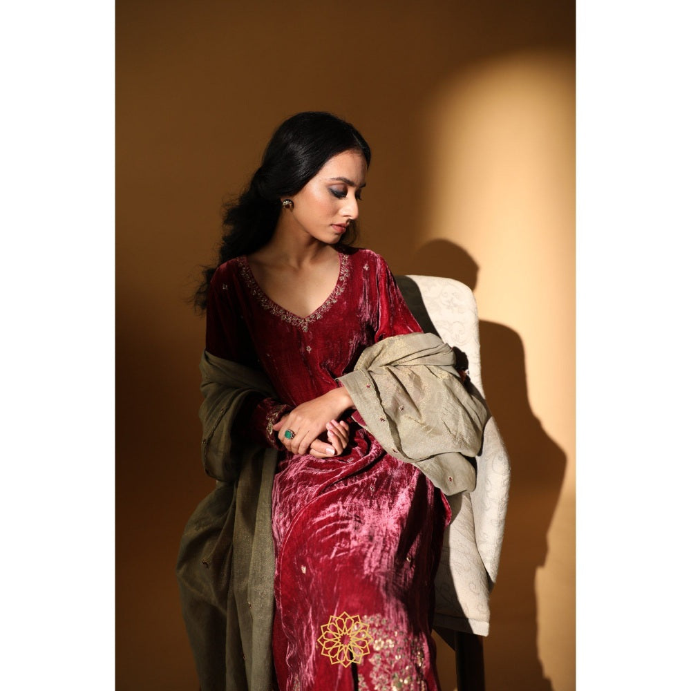 Rhua India Red Rumi Straight Kurta with Salwar and Dupatta (Set of 3)