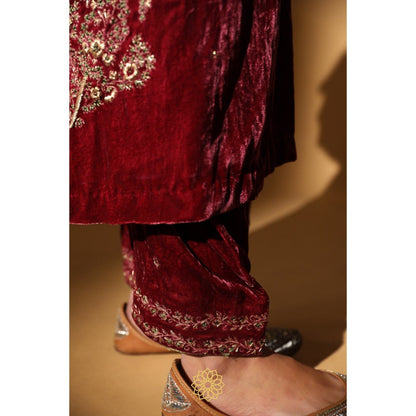 Rhua India Red Rumi Straight Kurta with Salwar and Dupatta (Set of 3)