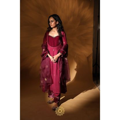 Rhua India Pink Nazreen Straight Kurta with Pant and Dupatta (Set of 3)