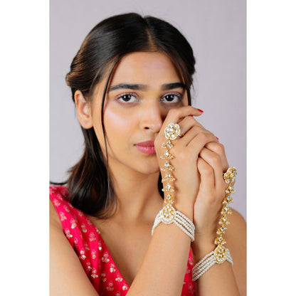 RIANA JEWELLERY Festive Wear Cum Bridal Wear White Floral Hathphool/Hand Harness
