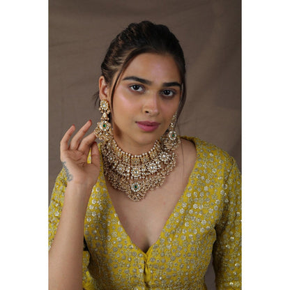 RIANA JEWELLERY Trendy Bridal Necklace Set/22Kt Gold Plated Necklace With White Hangings