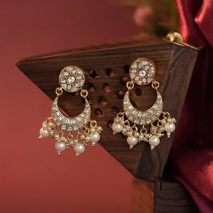 RIANA JEWELLERY Traditional Minimalist White Pearl Necklace Set