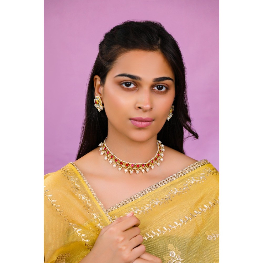 RIANA JEWELLERY Delicate Yet Minimalistic Single Line Festive Wear Necklace Set