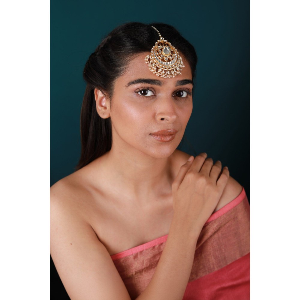 RIANA JEWELLERY Women Gold Plated Pearl And Jadtar Studded Maang Tikka
