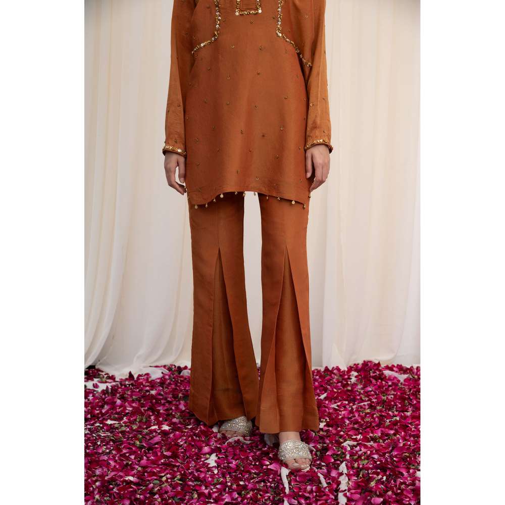 RIRASA Brown Embroidered Kurta with Pant (Set of 2)