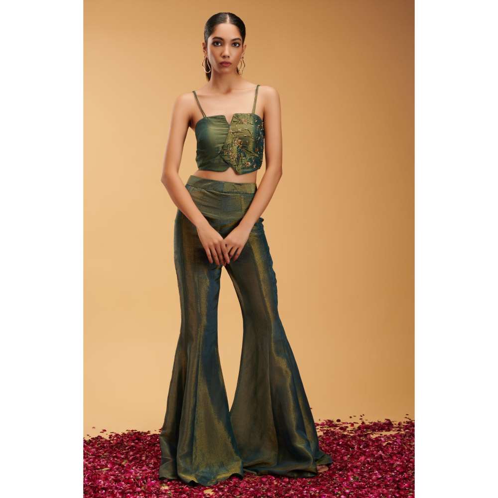 RIRASA Green Shoulder Straps Floral Embroidered Crop Top