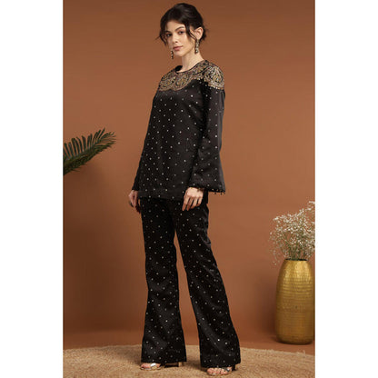 RIRASA Avyukt Black Kameez And Pant