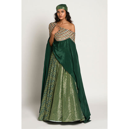 RISHI & VIBHUTI Rukhsar Cape Lehenga (Set of 2)