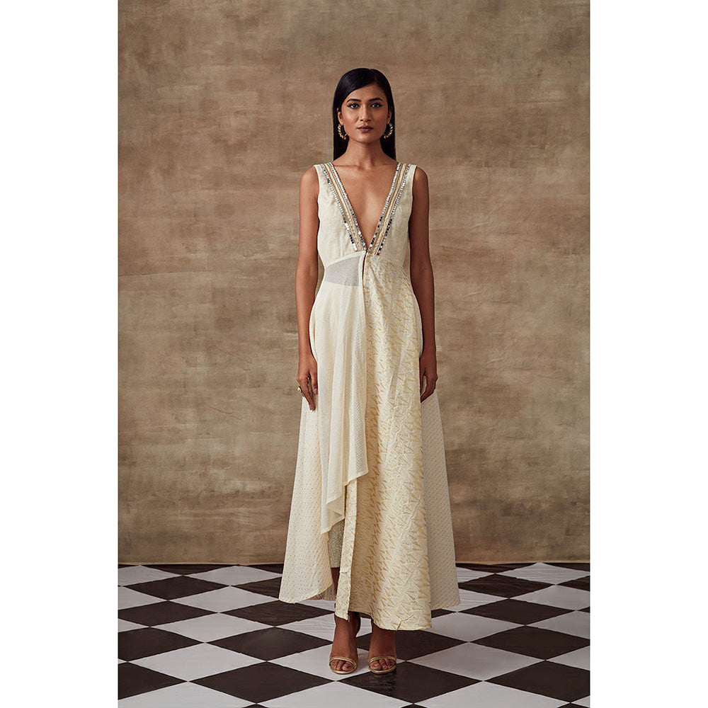 RISHI & VIBHUTI Hydrangea Asymmetrical Anarkali Kurta with Pant Ivory (Set of 2)