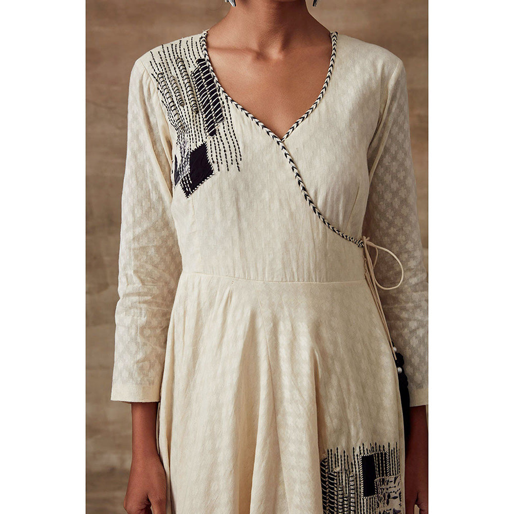 RISHI & VIBHUTI Bettercup Angrakha Kurta & Dupatta Ivory (Set of 2)