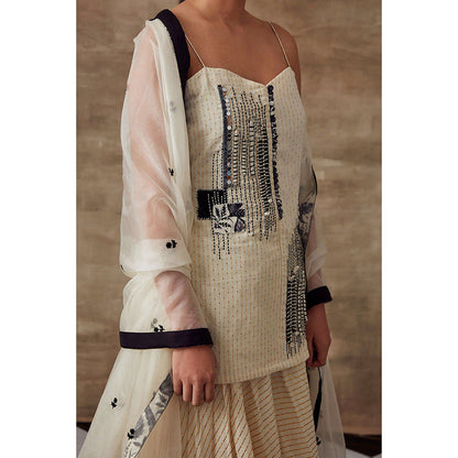 RISHI & VIBHUTI Ivory Circular Kurti Skirt Dupatta (Set of 3)