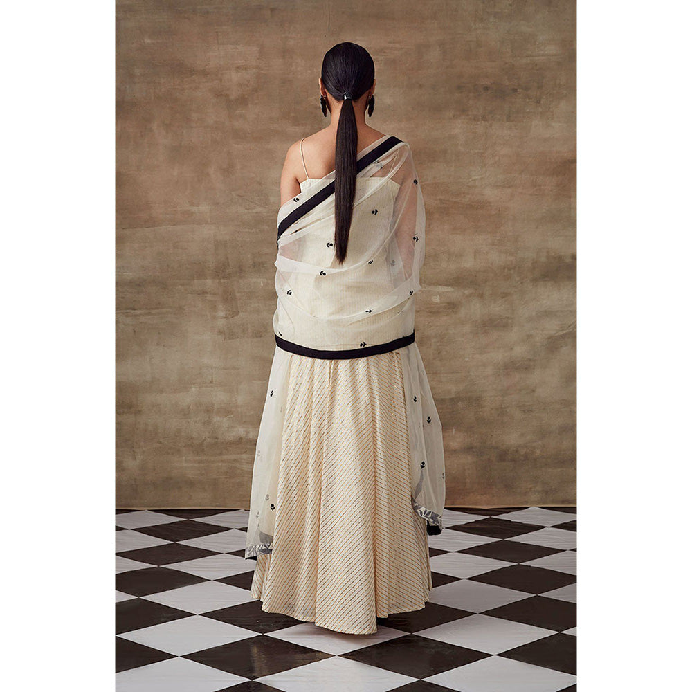 RISHI & VIBHUTI Ivory Circular Kurti Skirt Dupatta (Set of 3)