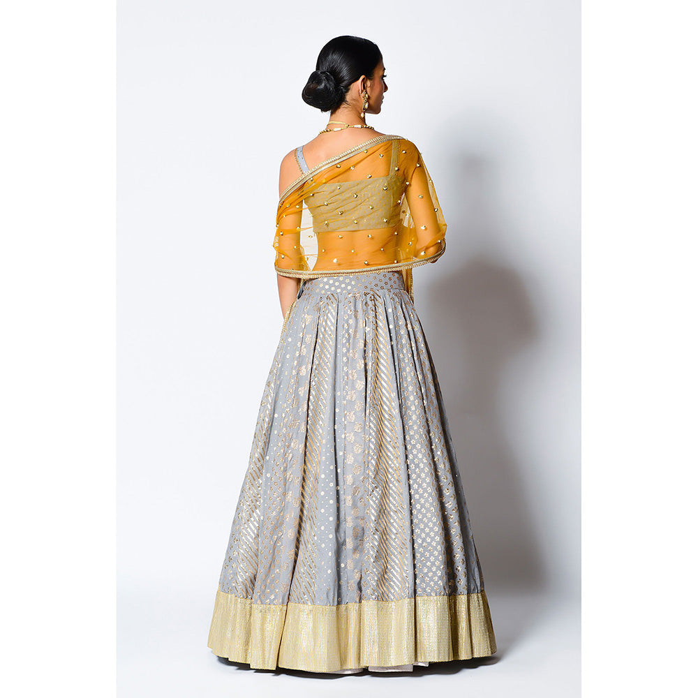 Rishi & Vibhuti Zeenat Blouse with Skirt & Dupatta (Set of 3)