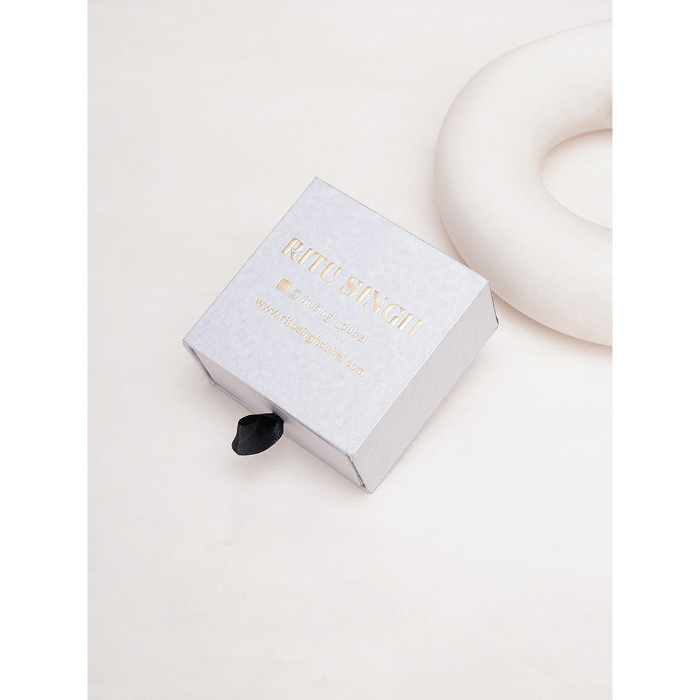 Ritu Singh Multi Oversized Loops