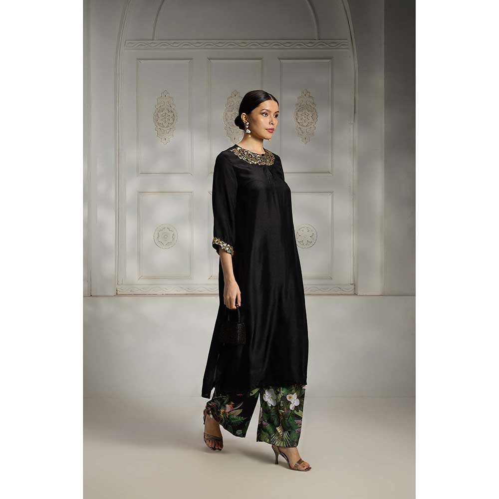 Rivaar by Rocky Star Black Neckline Embellished Kurta