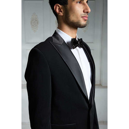 Rivaar by Rocky Star Black Solid Blazer