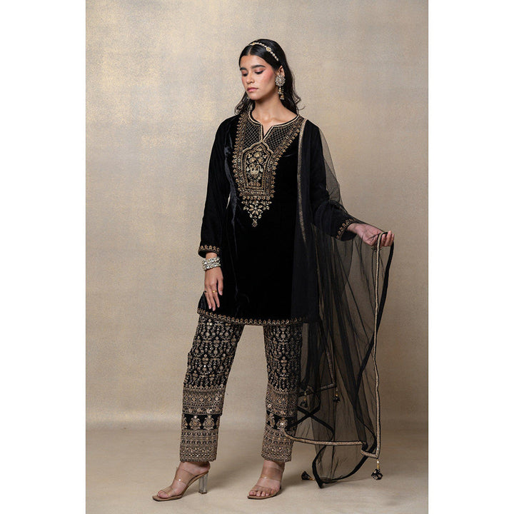 RIYAASAT Onyx Black Velvet Zari Embroidered Kurti with Pant and Dupatta (Set of 3)