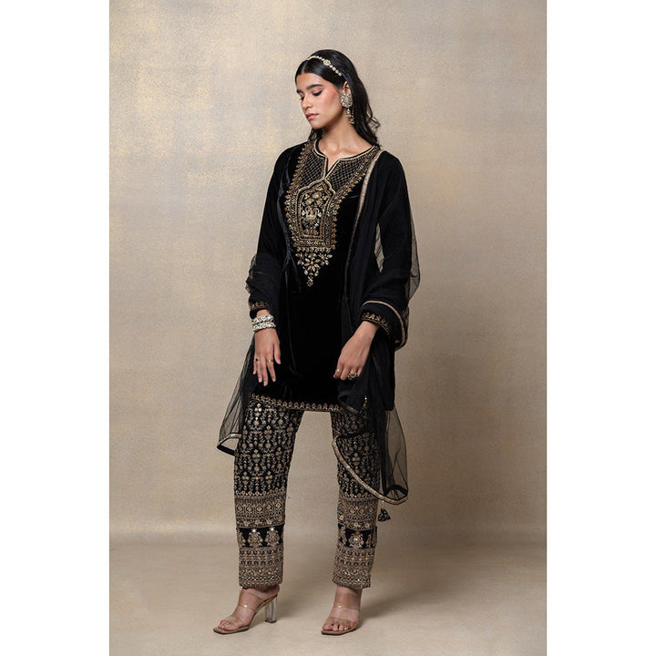 RIYAASAT Onyx Black Velvet Zari Embroidered Kurti with Pant and Dupatta (Set of 3)