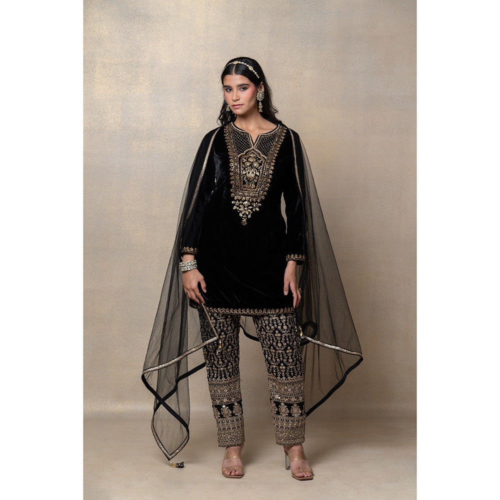 RIYAASAT Onyx Black Velvet Zari Embroidered Kurti with Pant and Dupatta (Set of 3)