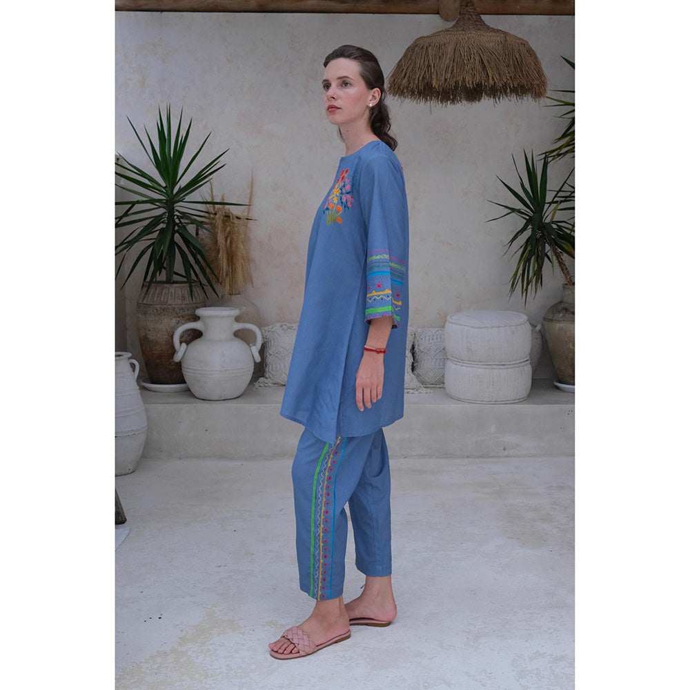 Roza Pret Blue Floral Positano Kurti