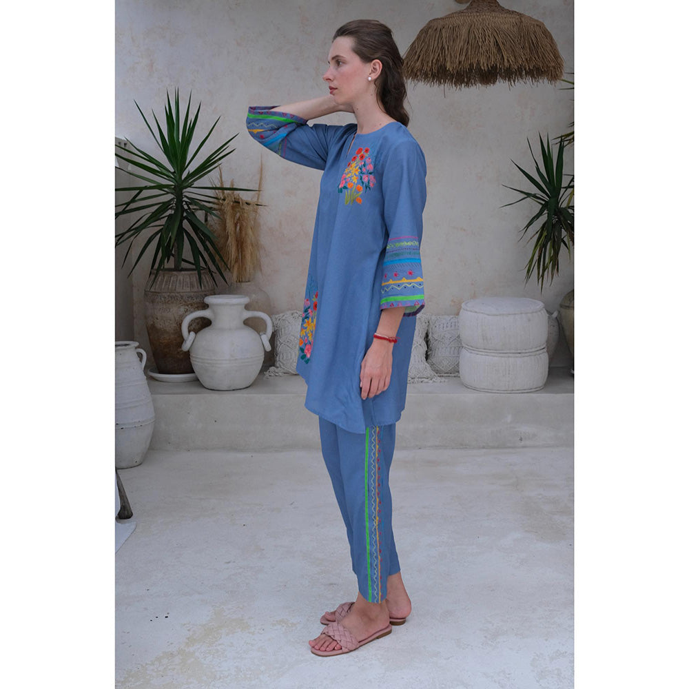 Roza Pret Blue Floral Positano Kurti
