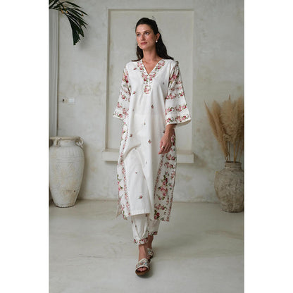 Roza Pret White Floral Rose Noir Phiran Kurta with Salwar (Set of 2)