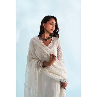 Roze Naira White Dupatta