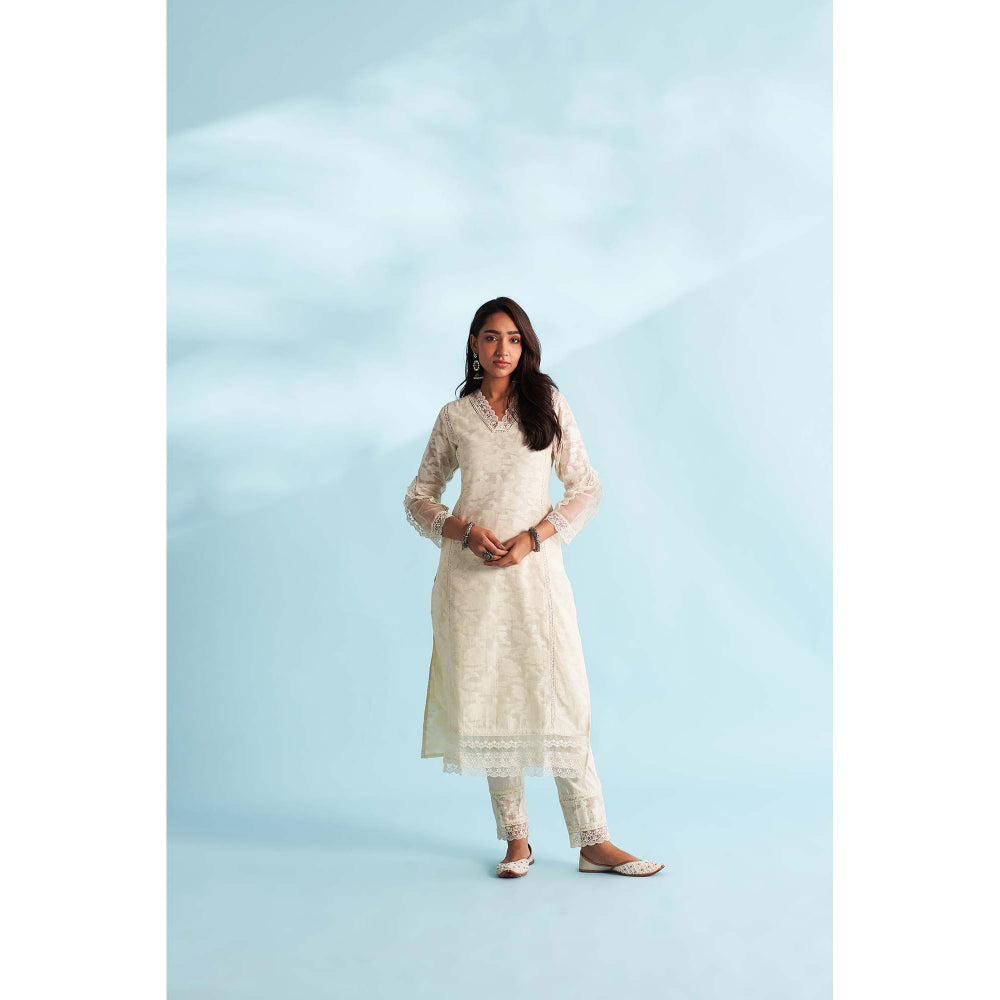 Roze Zaira Off White Kurta with Pant and Dupatta (Set of 3)