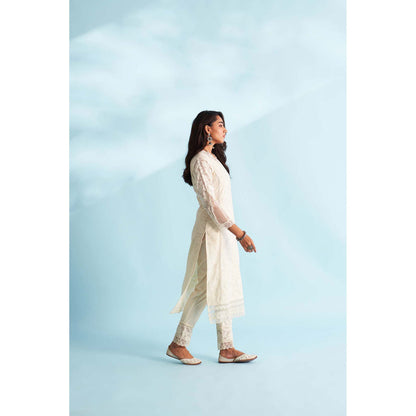 Roze Zaira Off White Kurta with Pant and Dupatta (Set of 3)