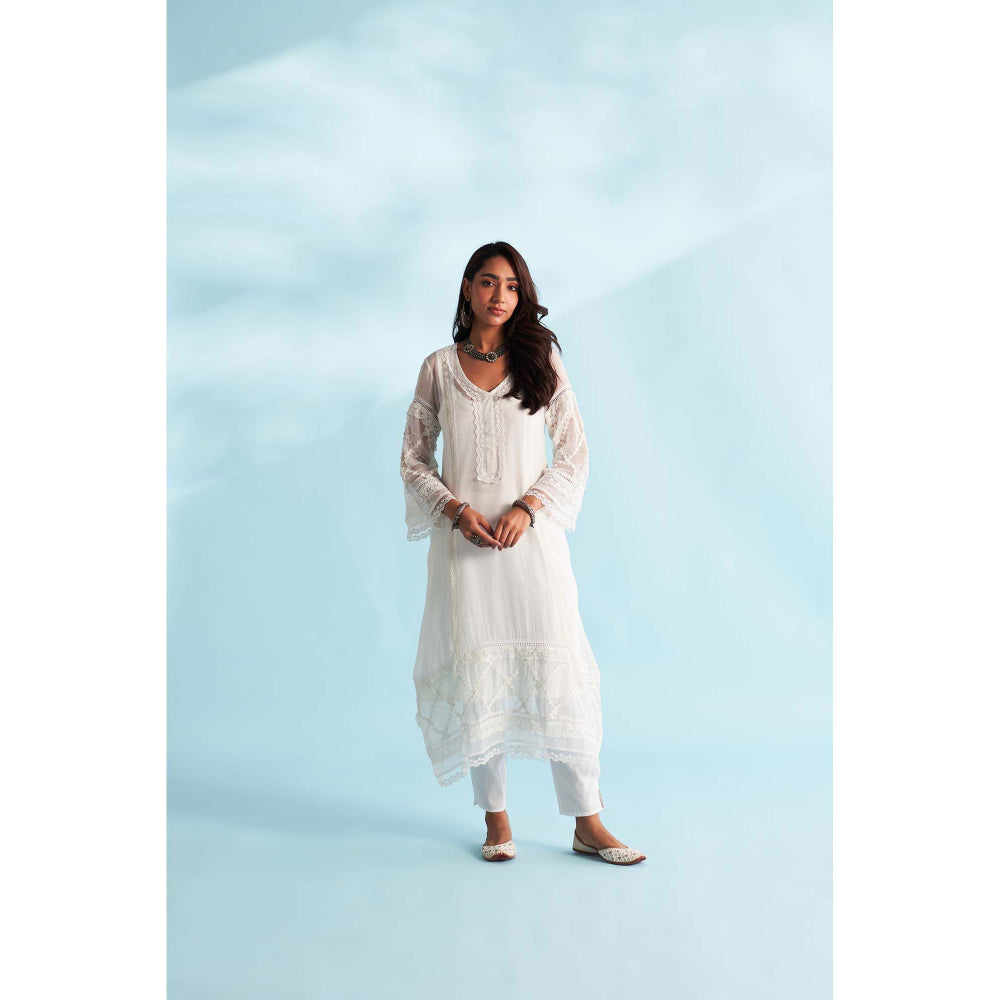 Roze Naira White Kurta