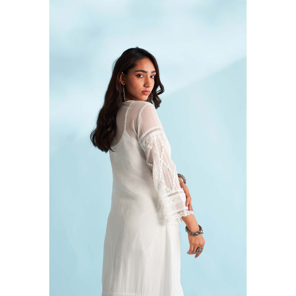 Roze Naira White Kurta
