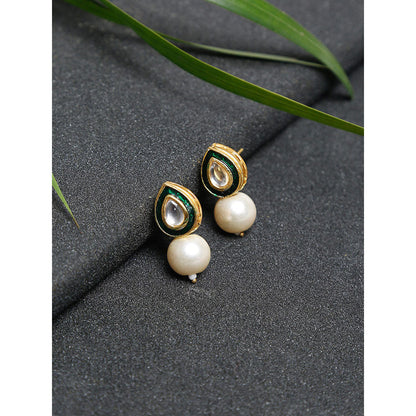 RUBY RAANG STUDIO Gold-Plated Cream Coloured Teardrop Shaped Kundan Studded Studs Earrings