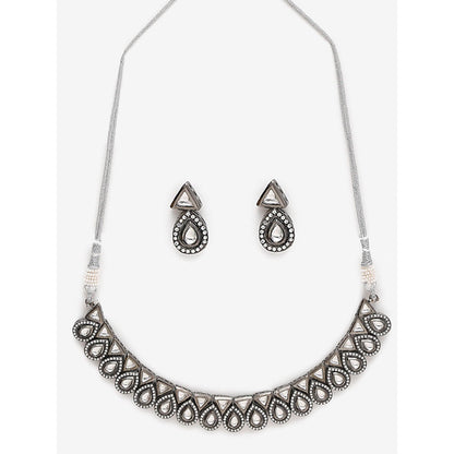 RUBY RAANG STUDIO Dusk Dew Silver Platted Kundan Choker with Earrings and Maang Tikka
