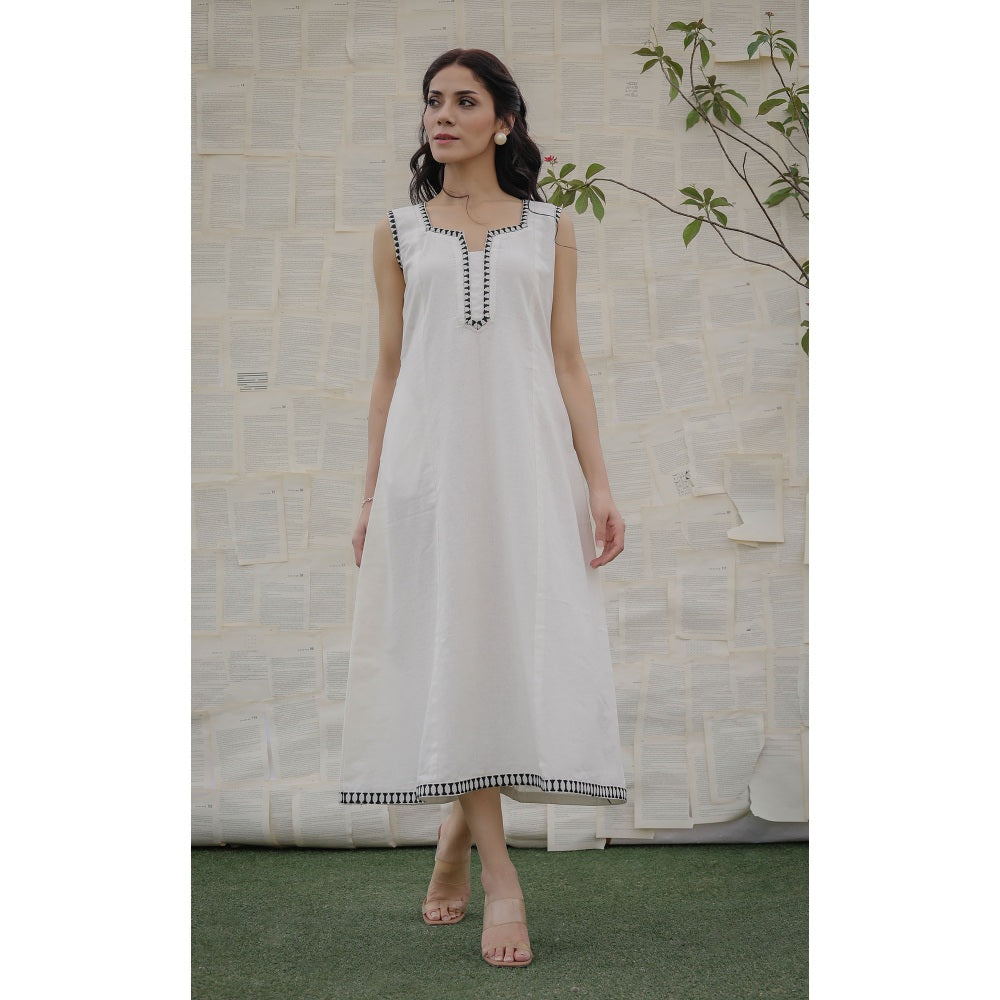 Ruhm White Zohra Dress