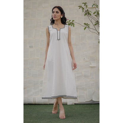 Ruhm White Zohra Dress