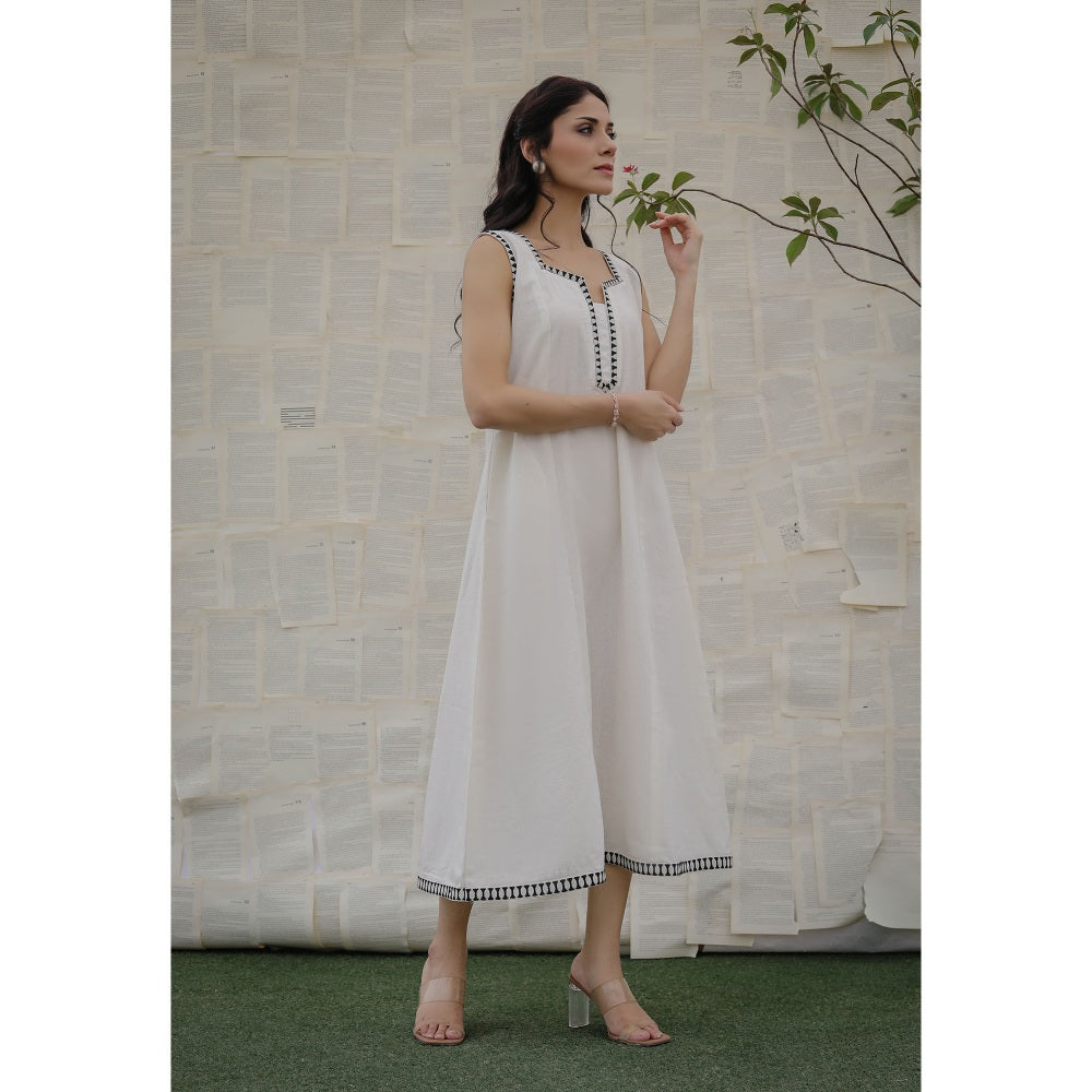 Ruhm White Zohra Dress