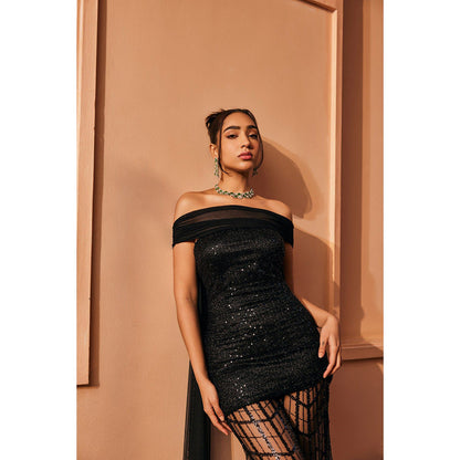 Saanjh by Lea Aayat Black Embroidered Multi Way Co-Ord (Set of 3)