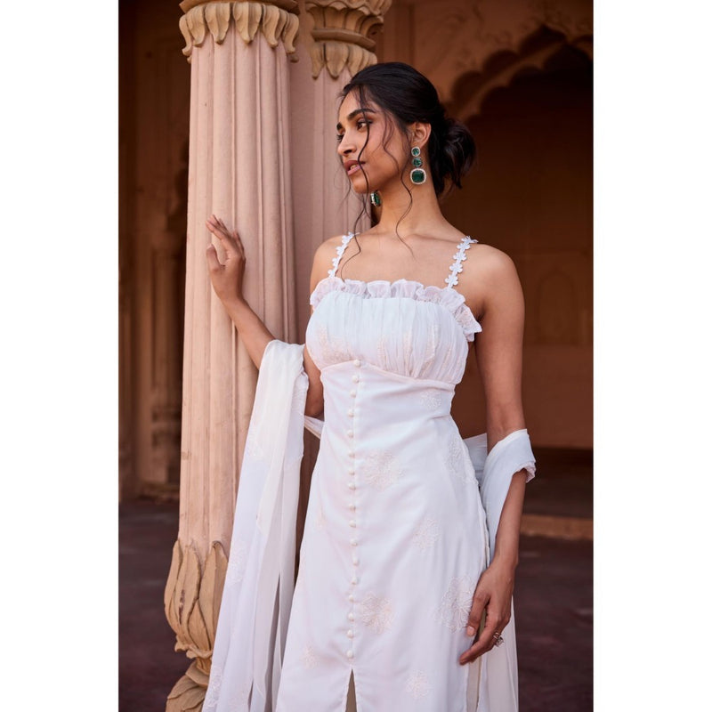 Saanjh by Lea Aarya White Embroidered Georgette Kurta with Pant and Dupatta