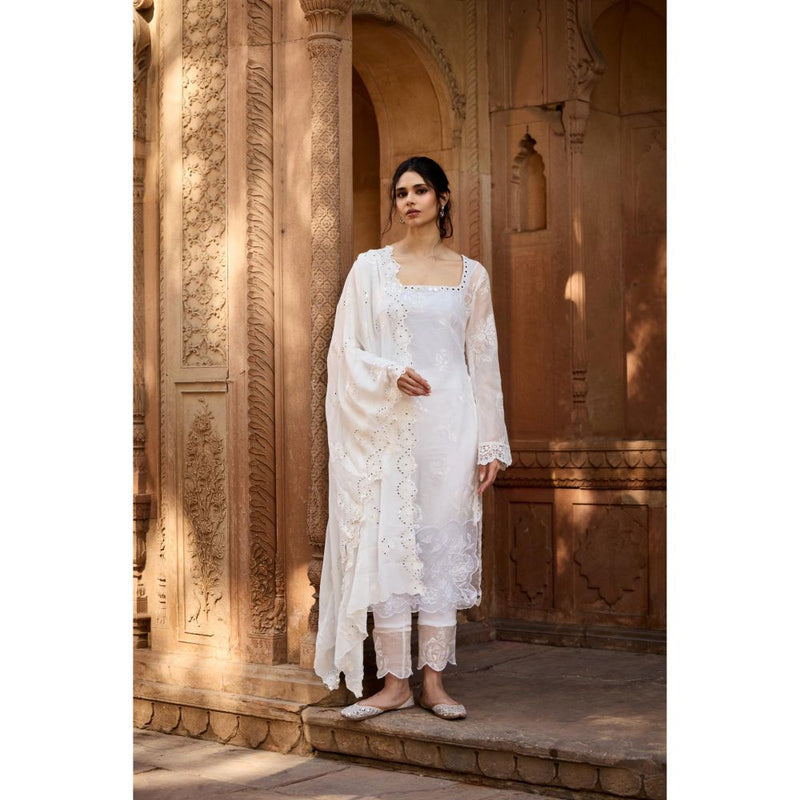 Saanjh by Lea Qadira White Organza Floral Kurta with Pant and Dupatta