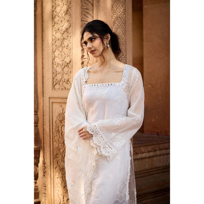 Saanjh by Lea Qadira White Organza Floral Kurta with Pant and Dupatta