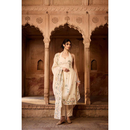 Saanjh by Lea Samriddhi Beige Embroidered Kurta with Pant and Dupatta