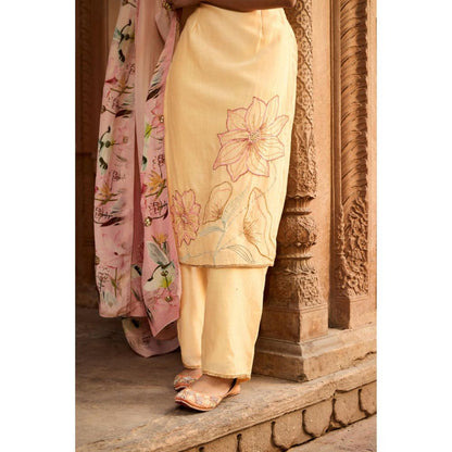 Saanjh by Lea Shahida Yellow and Blush Chanderi Kurta with Pant and Dupatta