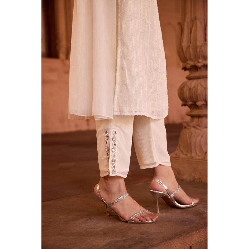 Saanjh by Lea Shimaz Ivory Sleeveless Kurta with Pant and Dupatta