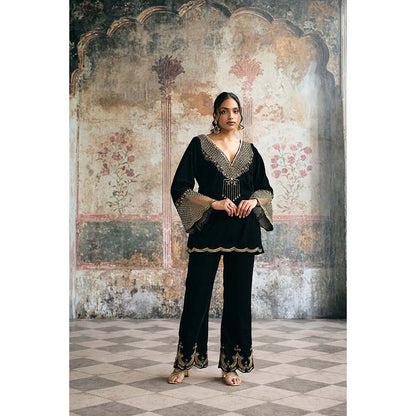 Saanjh by Lea Asmaira Black Hand-Embroidered Velvet Kurta With Pant And Dupatta